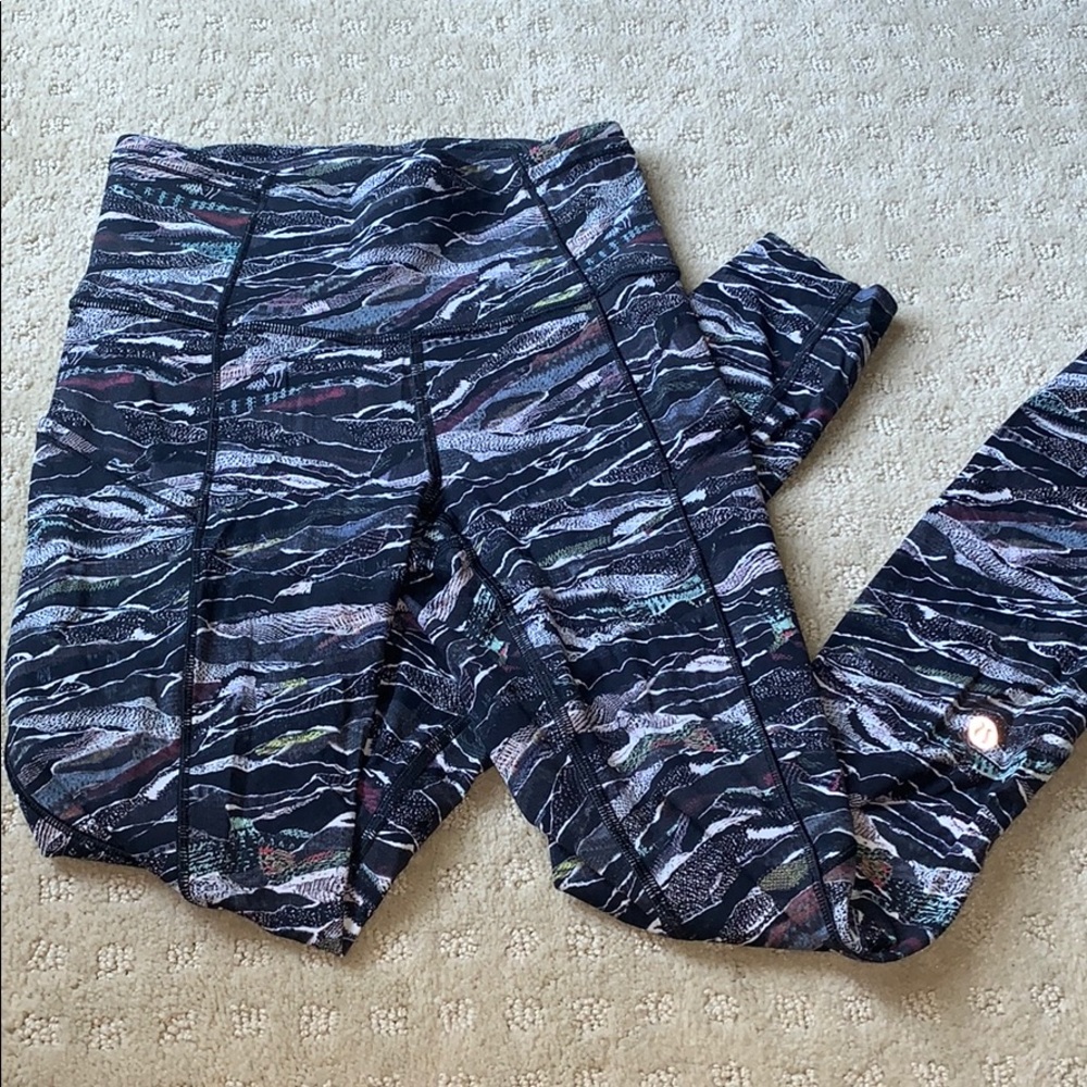 Lululemon high waisted leggings with pockets